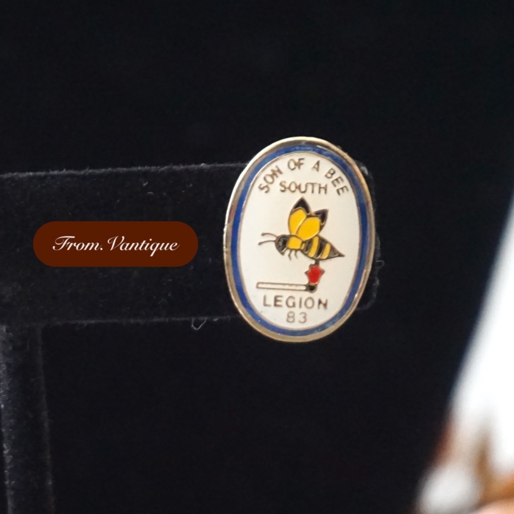 🐝 ANTIQUE Golden Bee Oval Brooch / Scarf / Suit / Collar Pin 🧷